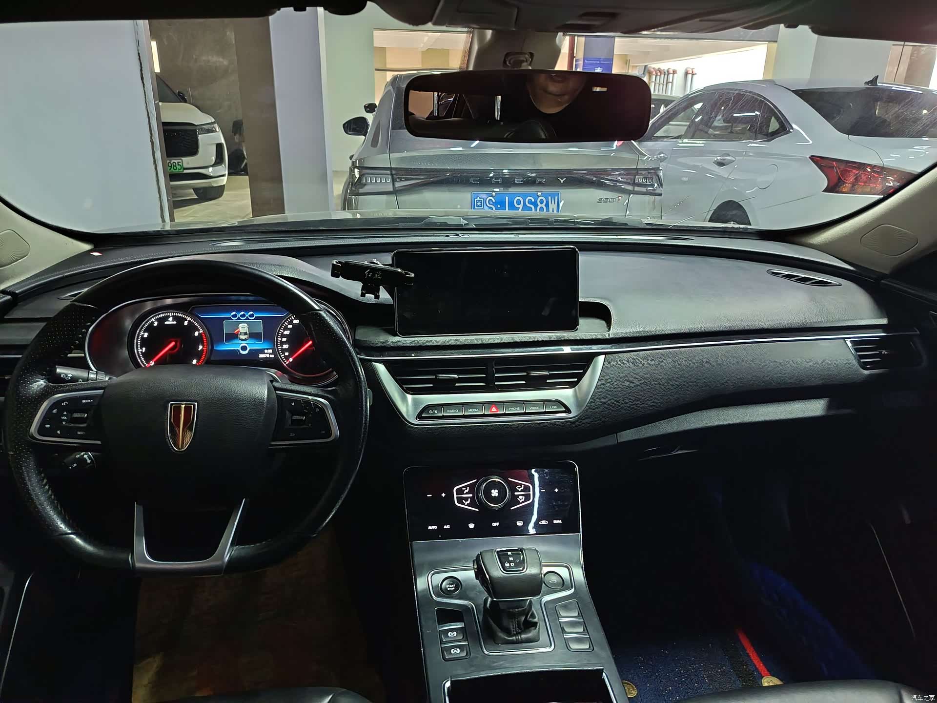 Hongqi H5, 2021 10