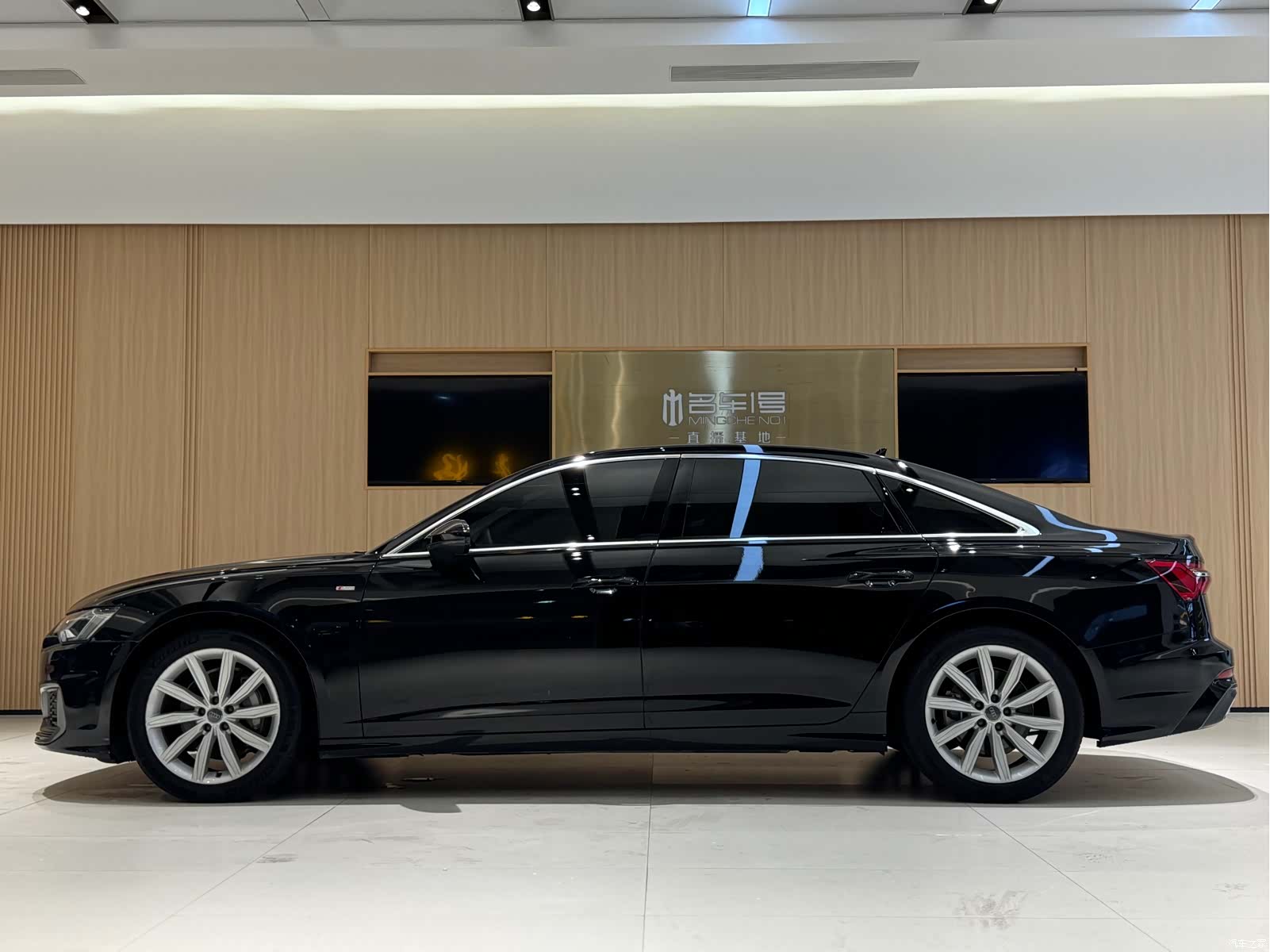 Audi A6L, 2020 3