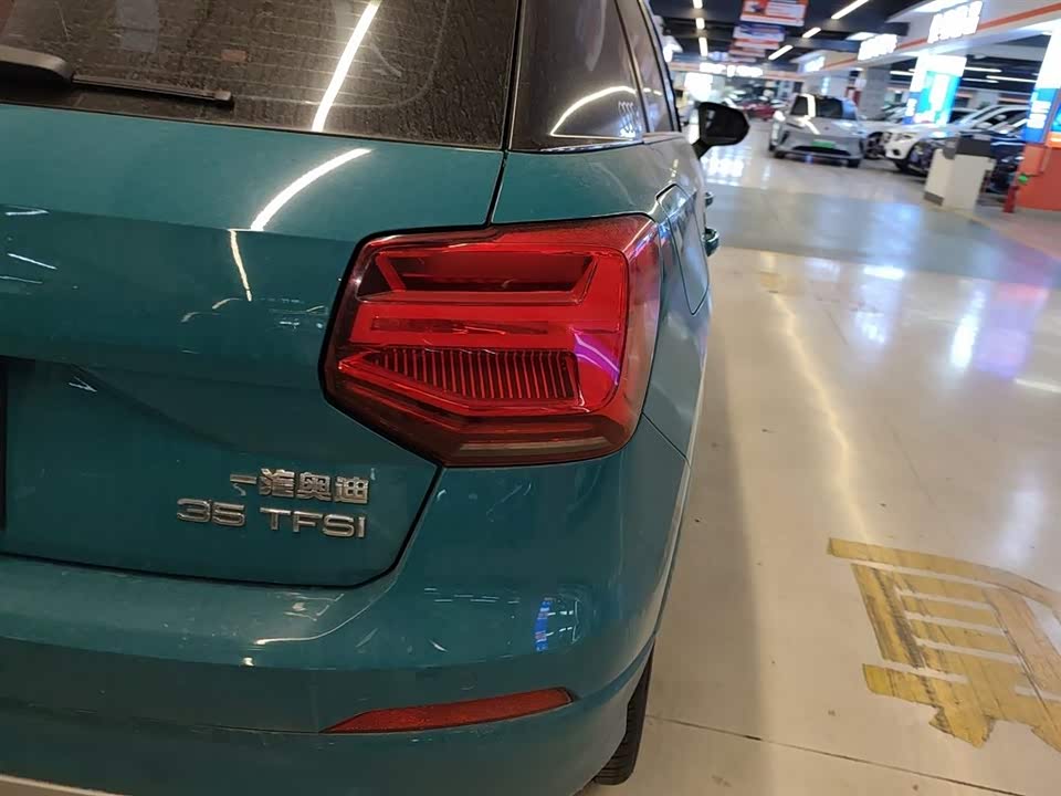Audi Q2L