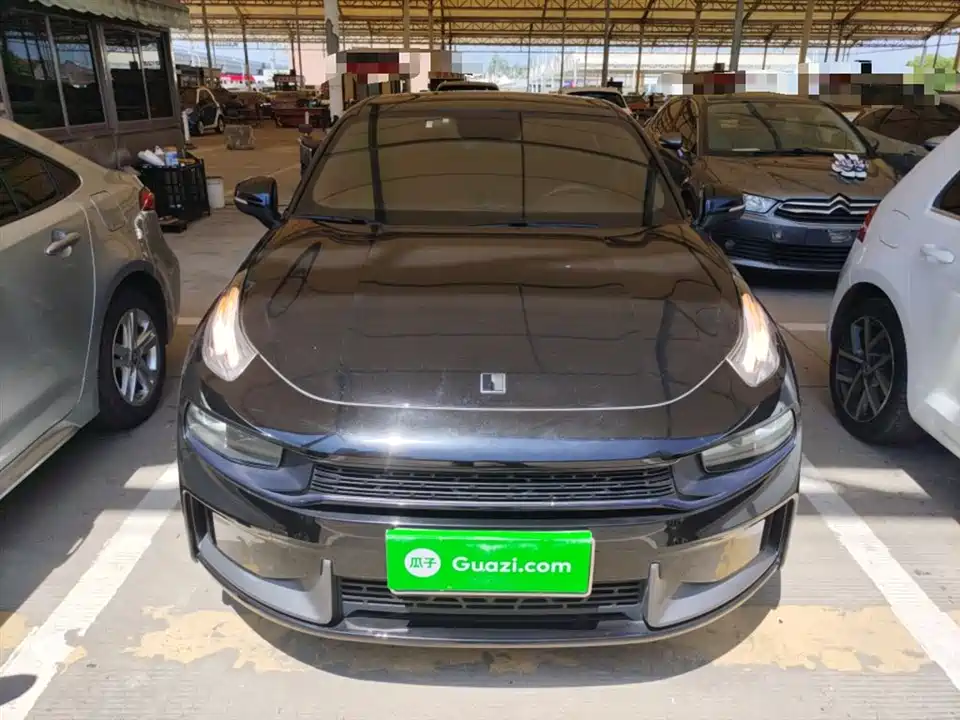 Lynk & Co 03