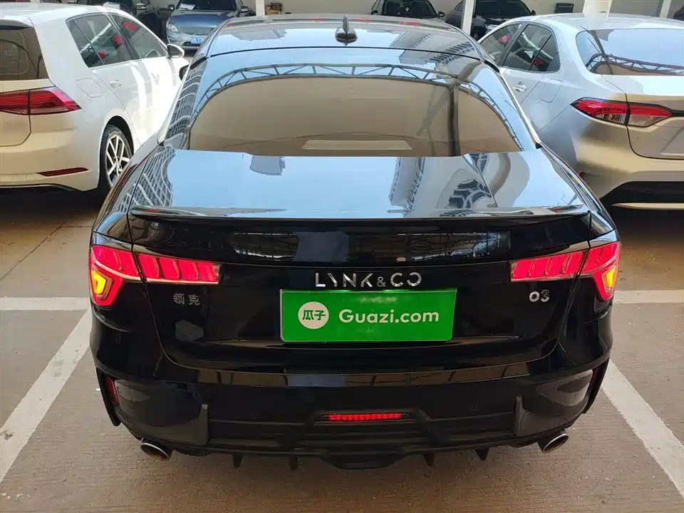 Lynk & Co 03