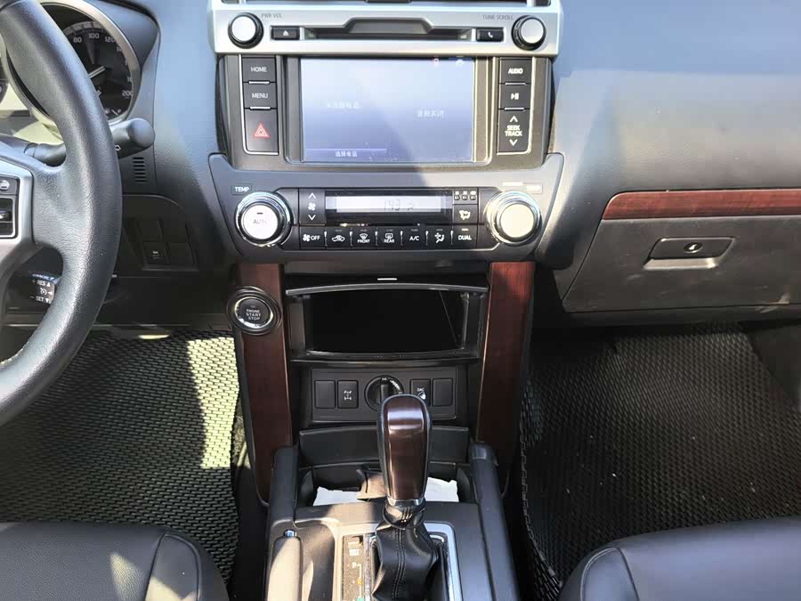 Toyota Prado 2015, фото 11