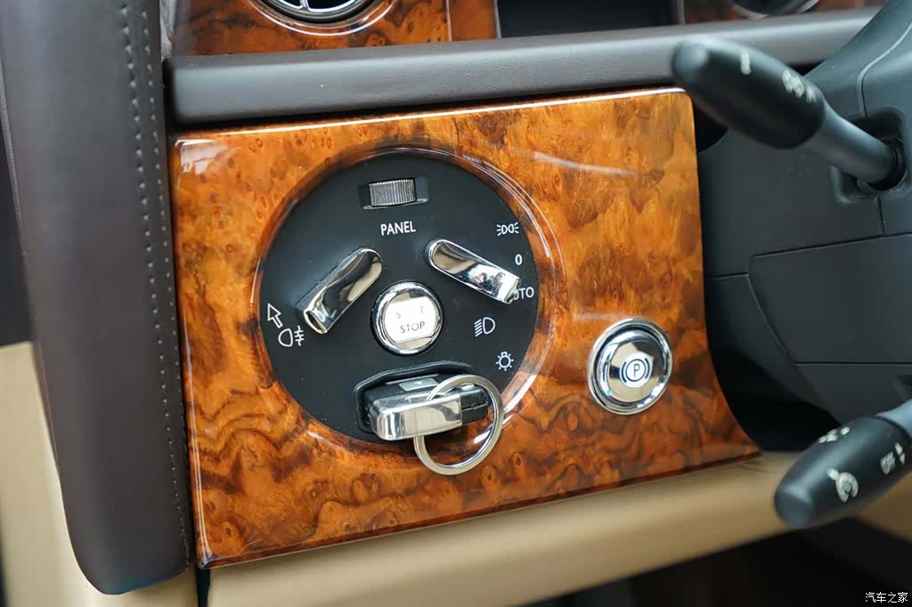 Rolls-Royce Phantom, 2013 6