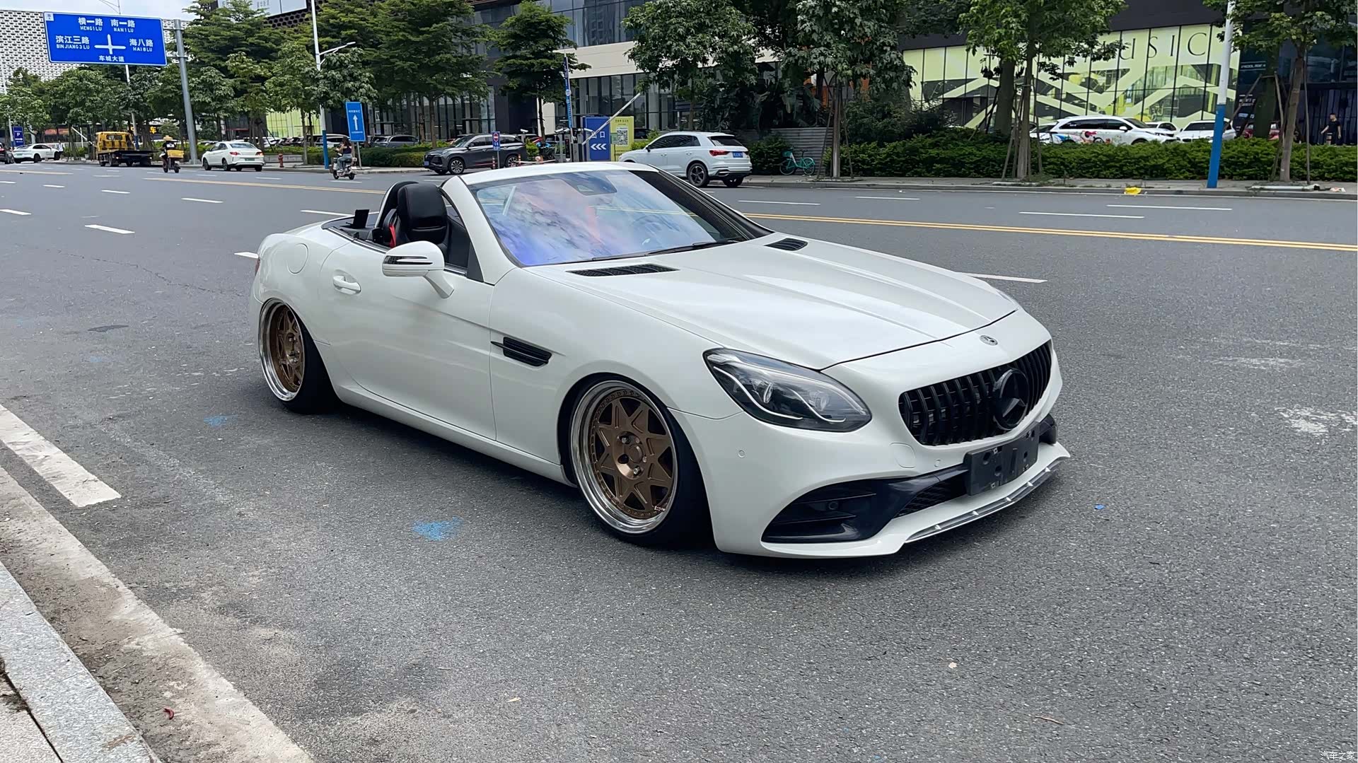 Mercedes-Benz SLC, 2018 10
