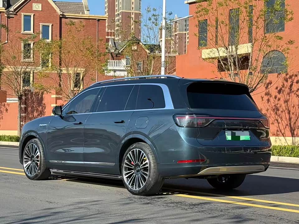 AITO Ask the world M9