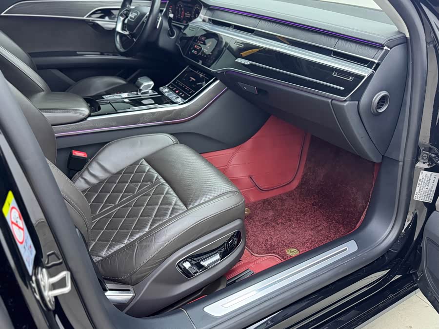 Audi A8 2021, фото 11