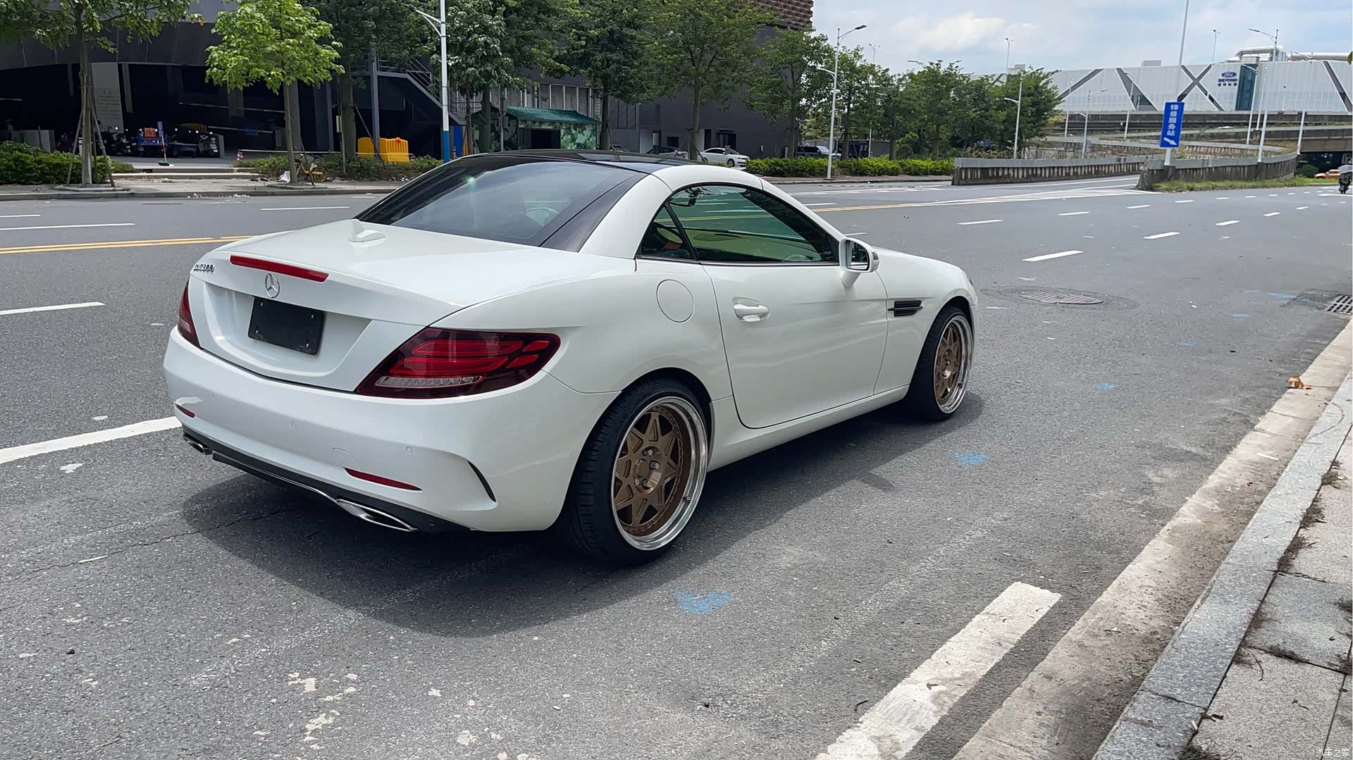 Mercedes-Benz SLC, 2018 3