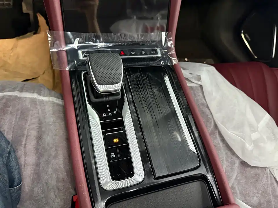 Hongqi H5