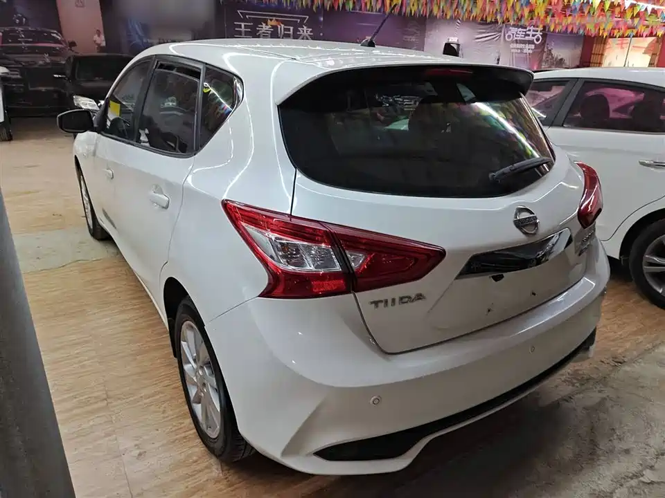 Nissan TIIDA