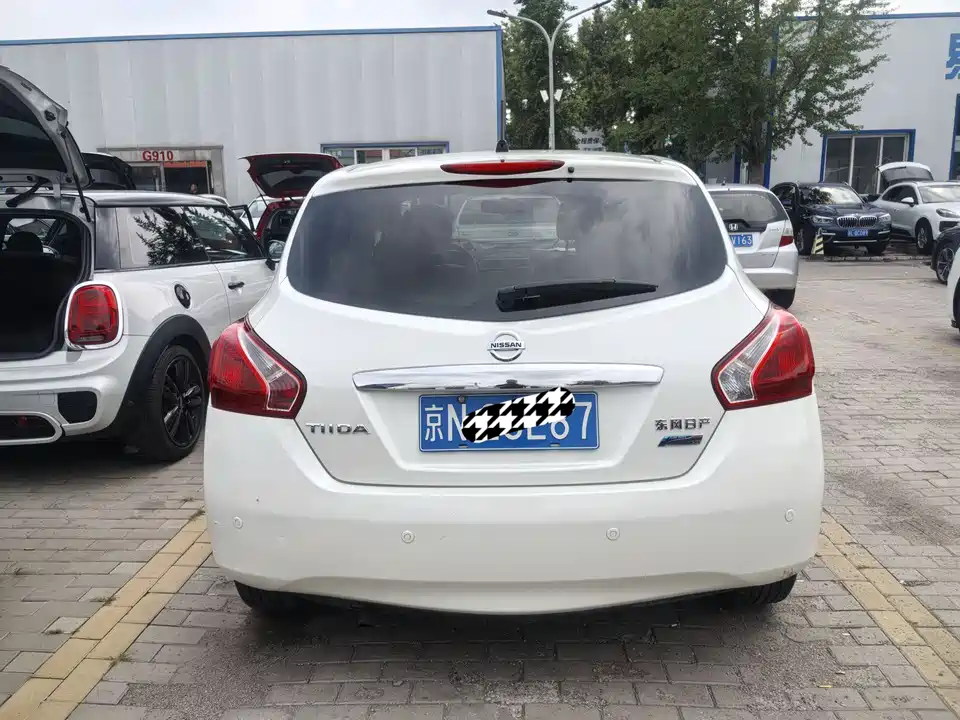 Nissan TIIDA