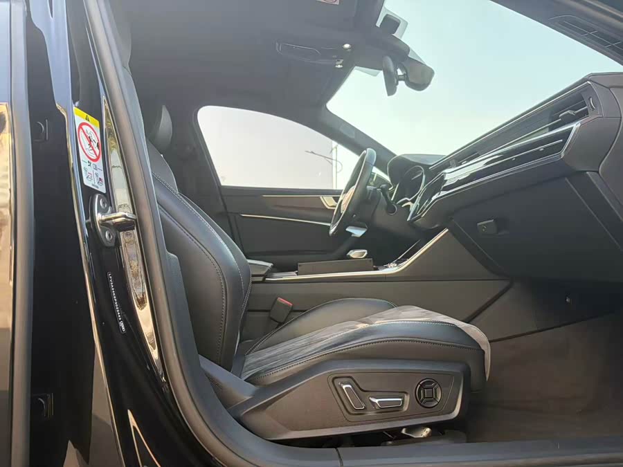 Audi A6L 2023, фото 21