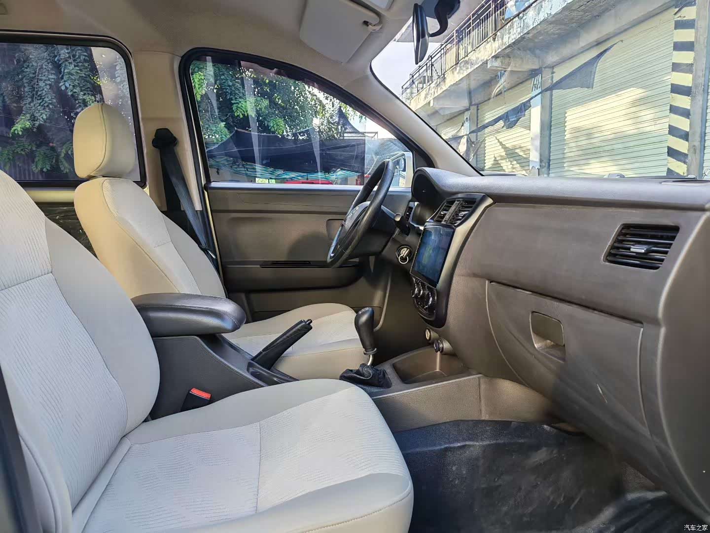 Wuling V, 2016 все фото