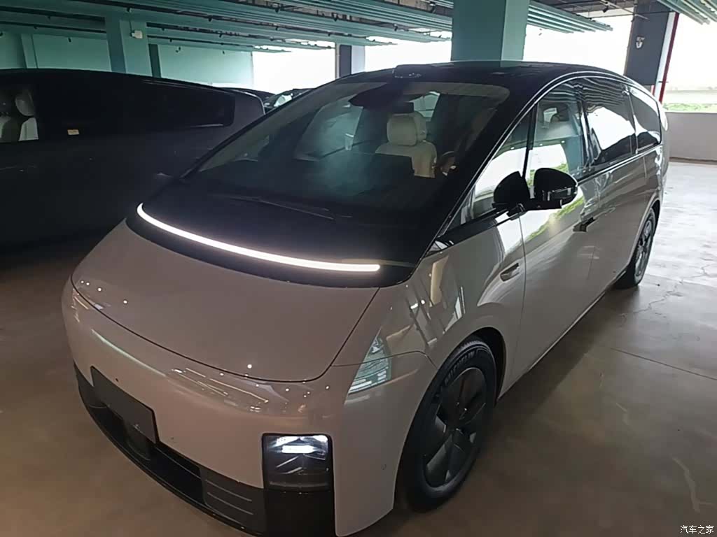 Li Auto MEGA, 2024 2