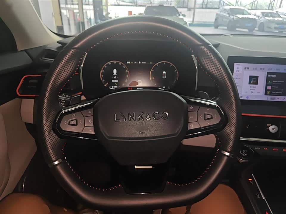 Lynk & Co 06 Lynk & Co 06