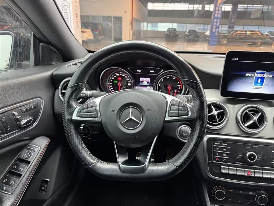 Mercedes-Benz CLA