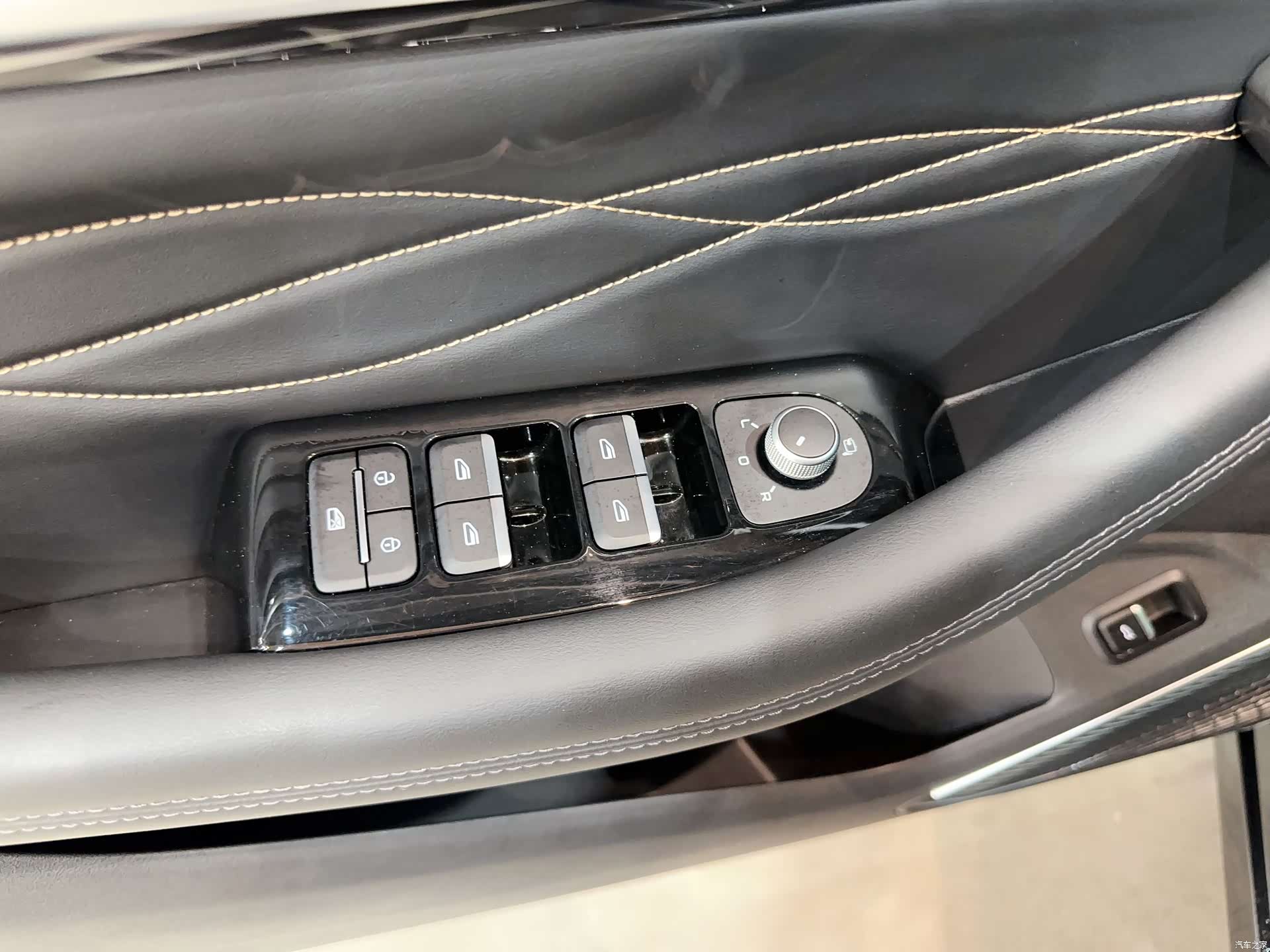 Geely Xingyue L, 2025 9
