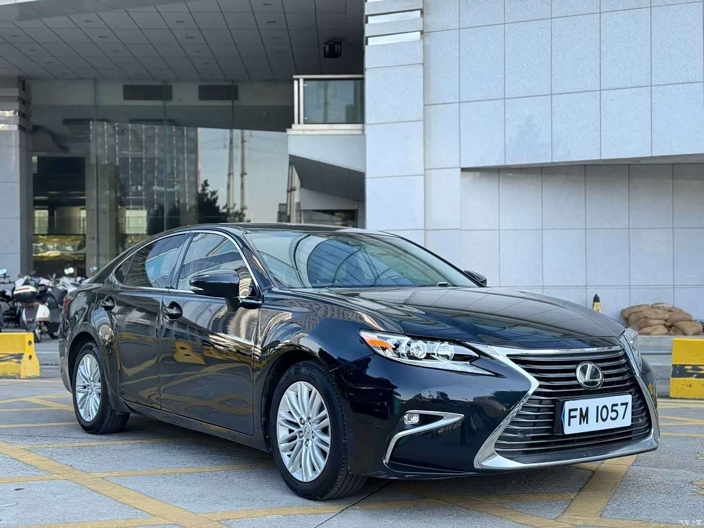 Lexus ES, 2015 3