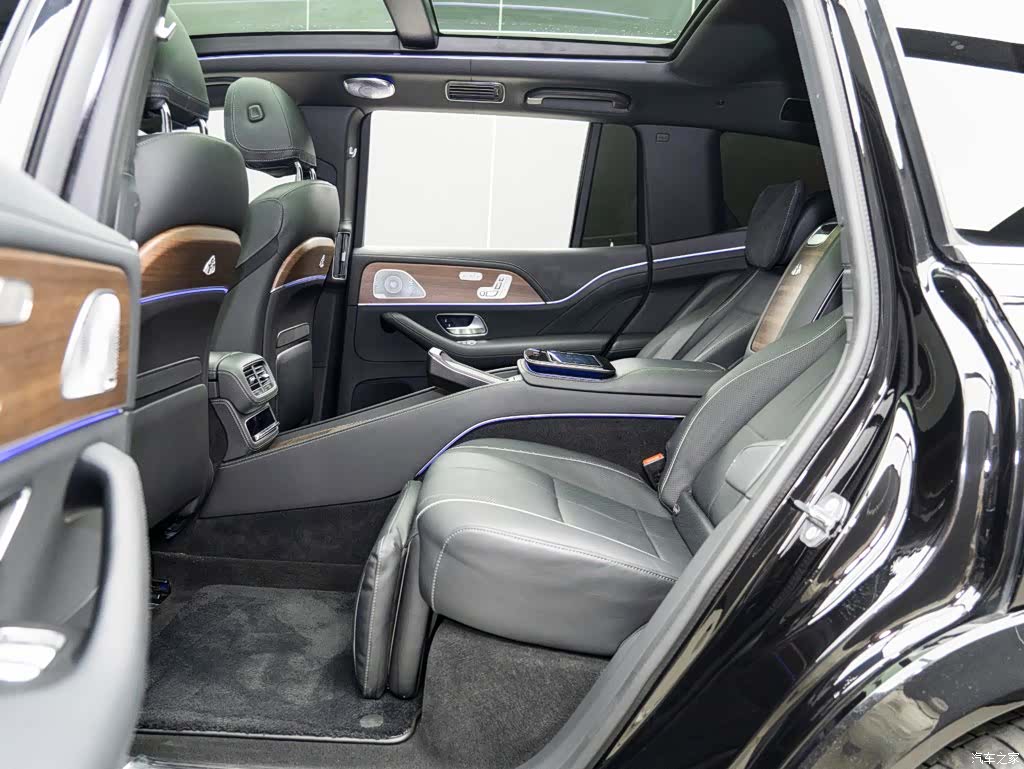 Maybach GLS, 2022 10