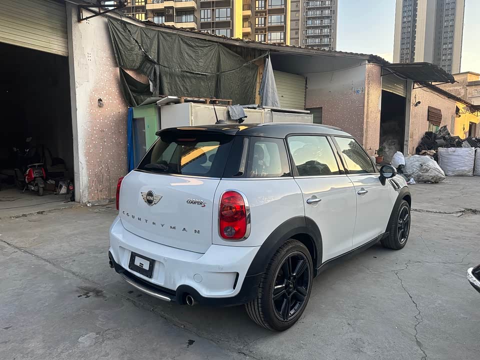 MINI COUNTRYMAN