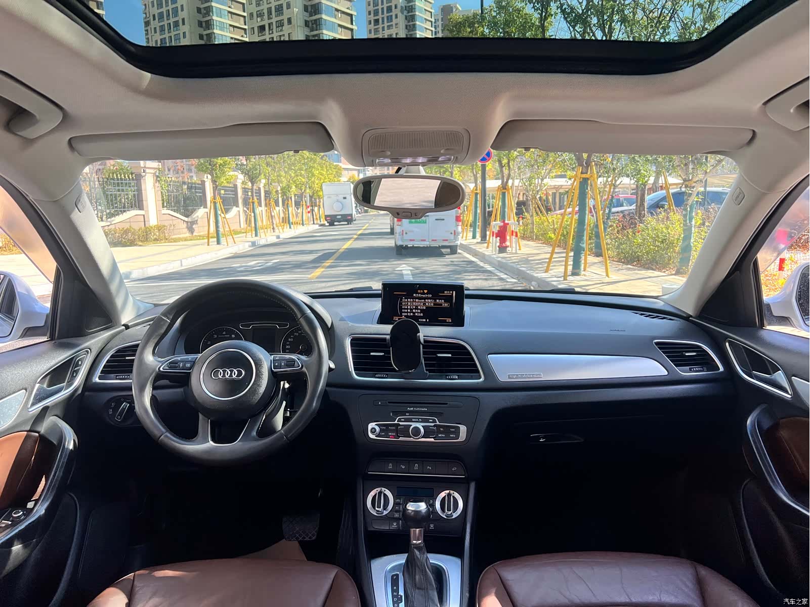 Audi Q3, 2013 11