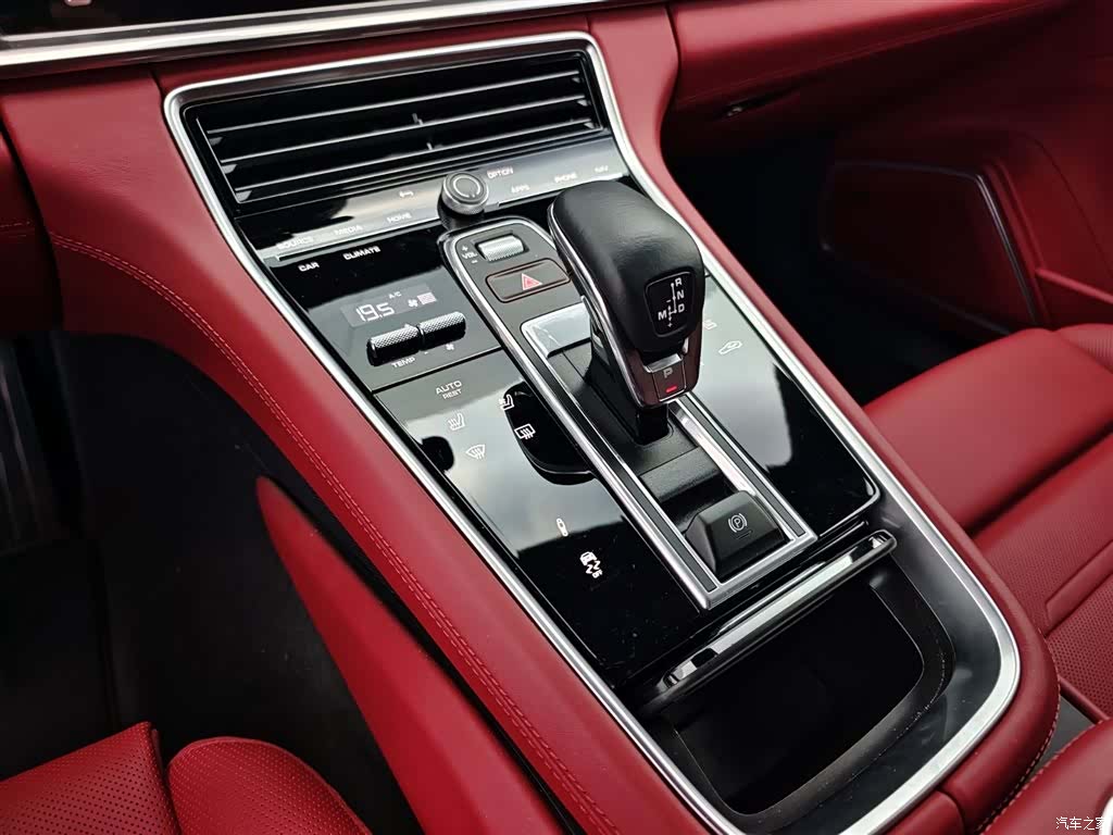 Porsche Panamera, 2023 12