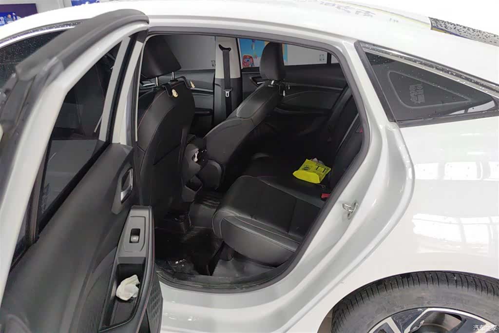 MG MG5, 2021 11