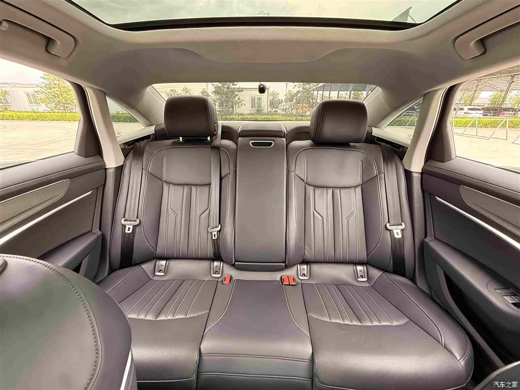 Audi A6L, 2025 24