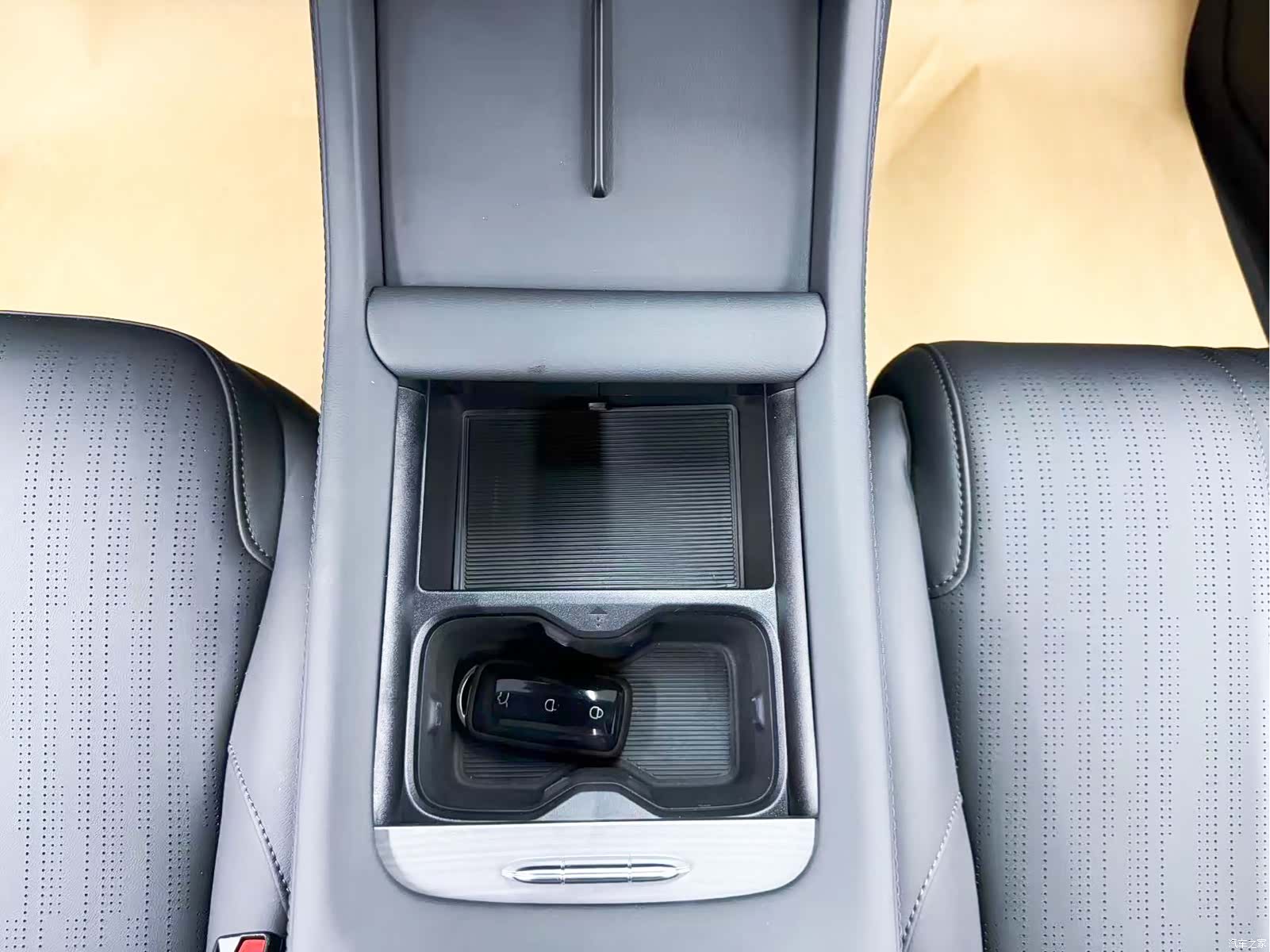 Geely Galaxy L7, 2024 18
