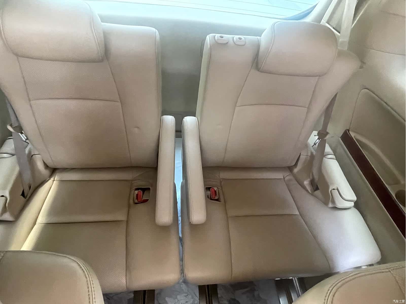Toyota Alphard, 2011 12