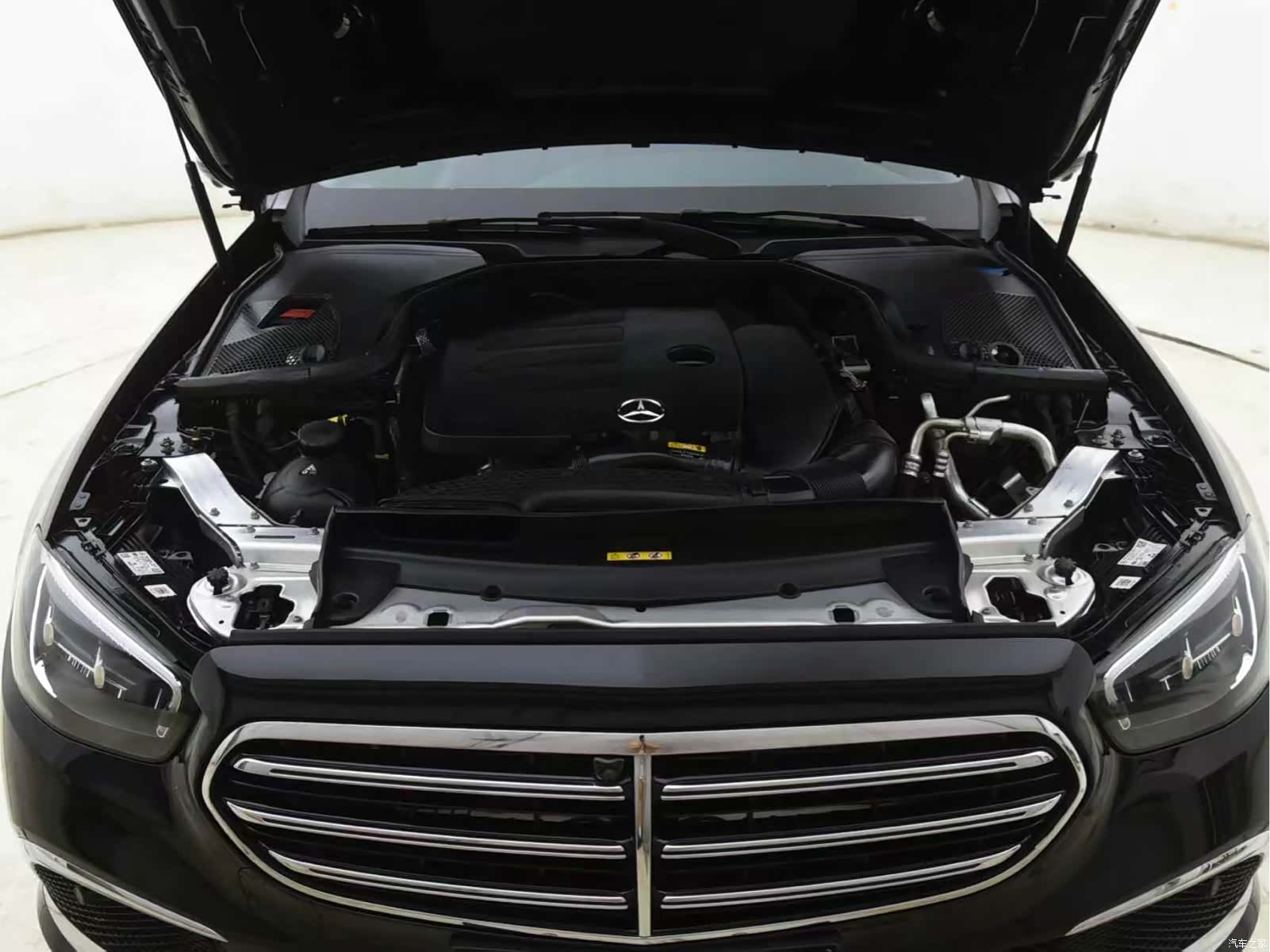 Mercedes-Benz E-Class, 2023 11
