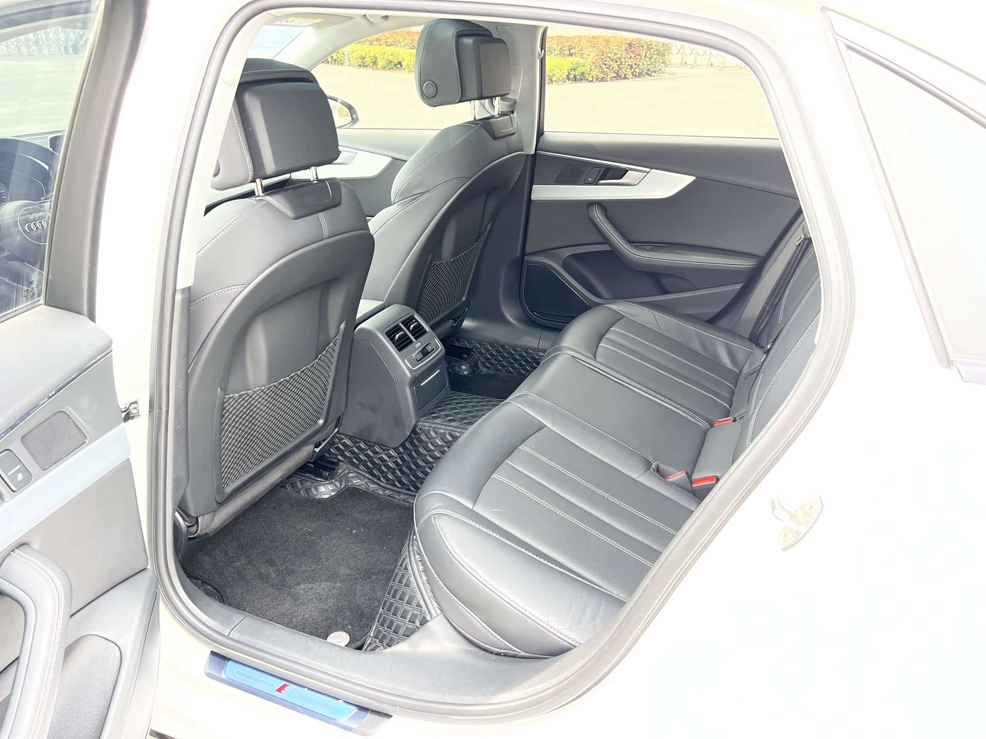 Audi A4L, 2023 14