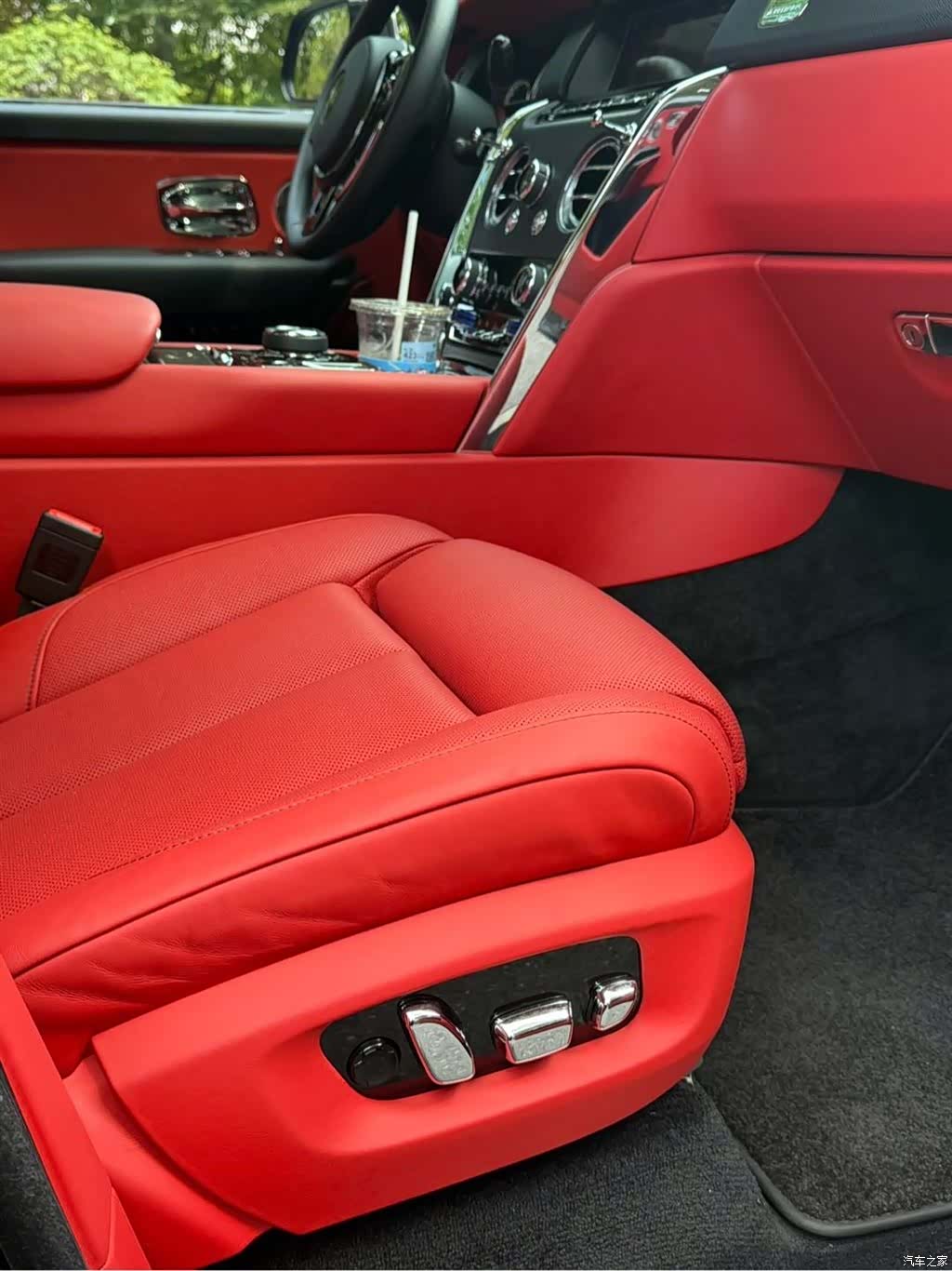 Rolls-Royce Cullinan, 2019 14