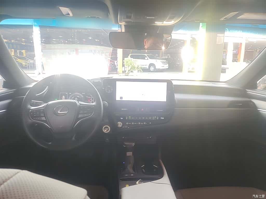 Lexus ES, 2023 10