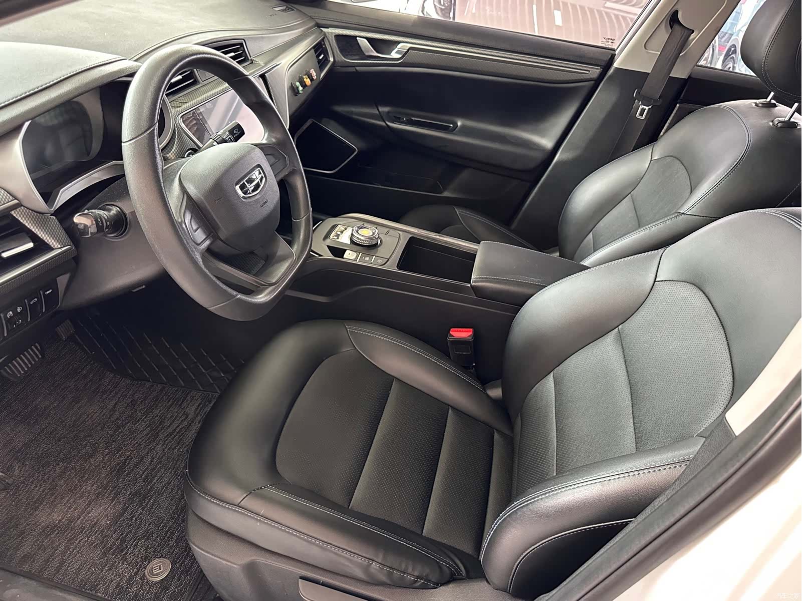 Geely Emgrand, 2022 7
