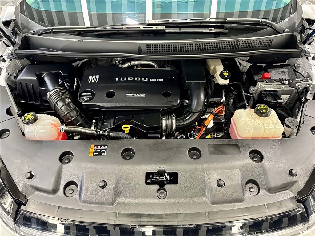 Buick GL8, 2025 11