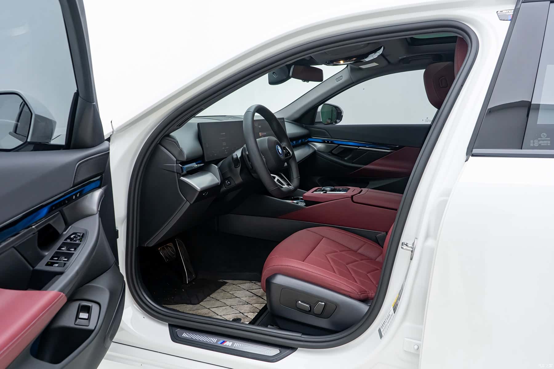 BMW i5, 2025 8