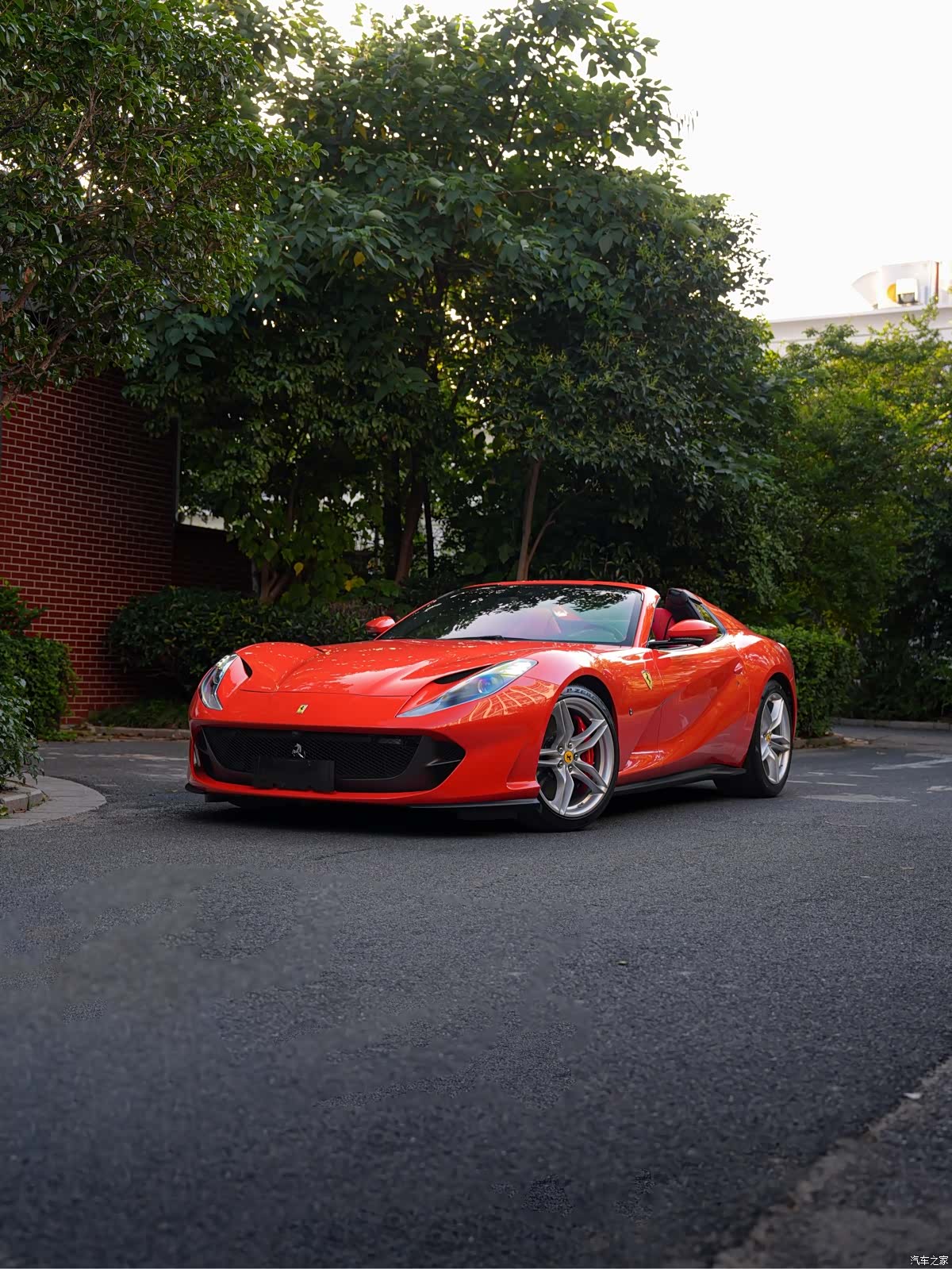 Ferrari 812