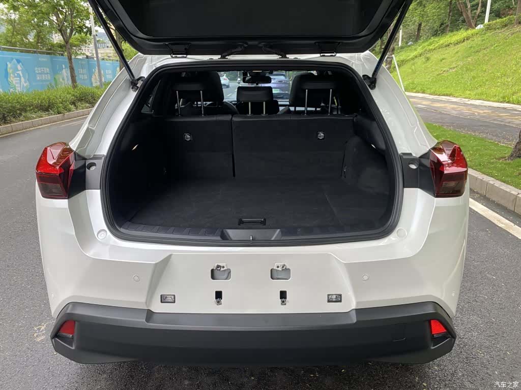 Lexus UX, 2024 11
