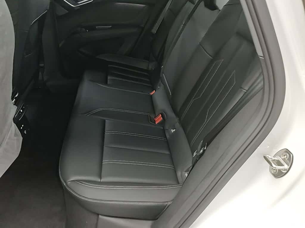 Audi Q4 e-tron, 2026 17
