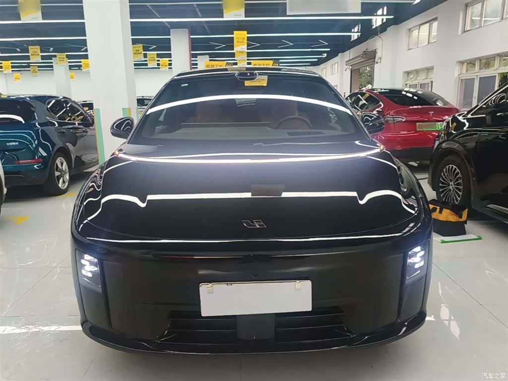 Li Auto i8, 2025 3