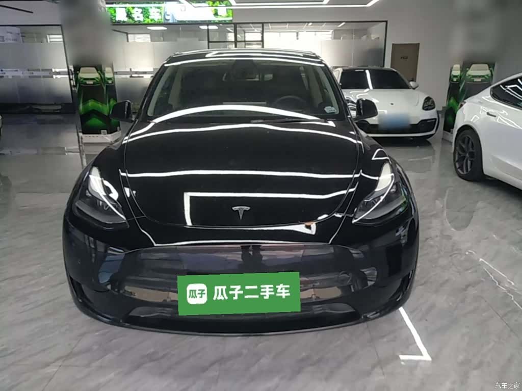 Tesla Model Y, 2023 3