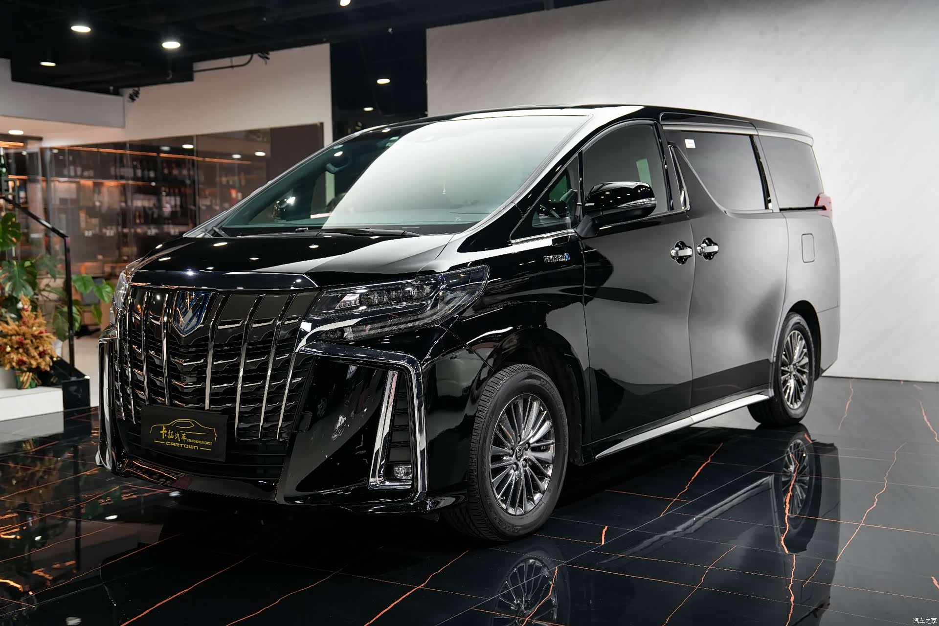 Toyota Alphard, 2022 2
