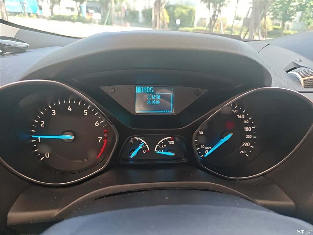 Ford Kuga, 2017 4