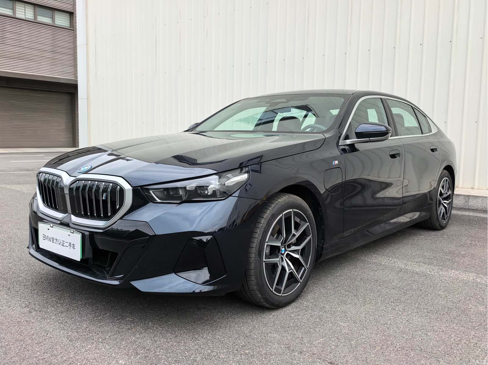 BMW i5, 2025 1