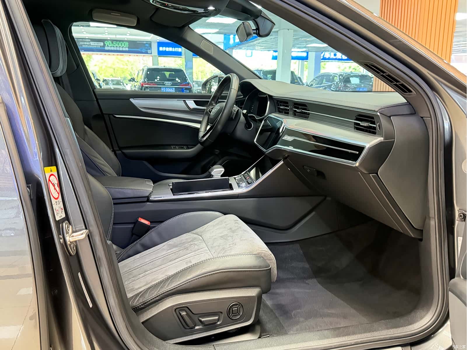 Audi A6L, 2021 11