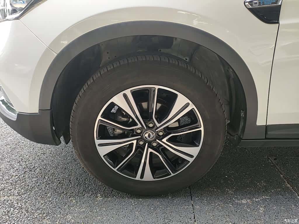 DongFeng AX7, 2018 23