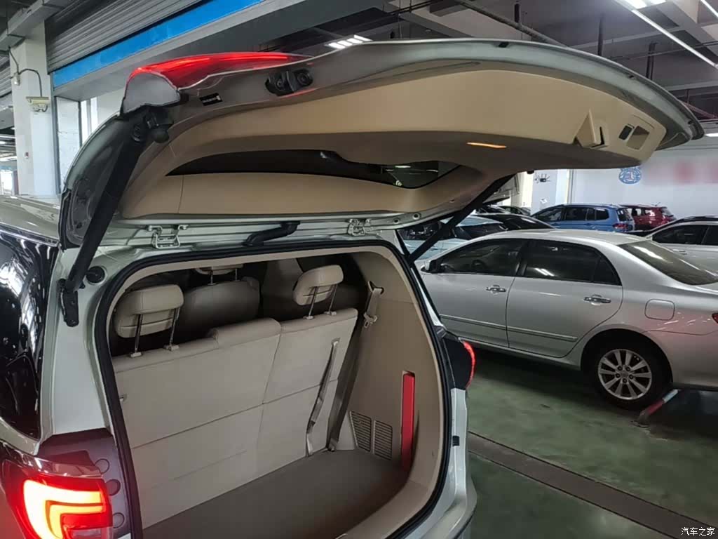 Buick GL8, 2017 19