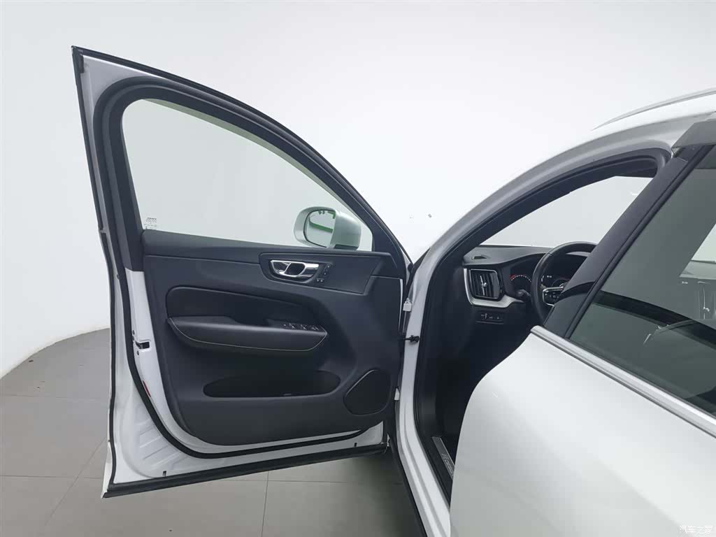 Volvo XC60, 2019 8