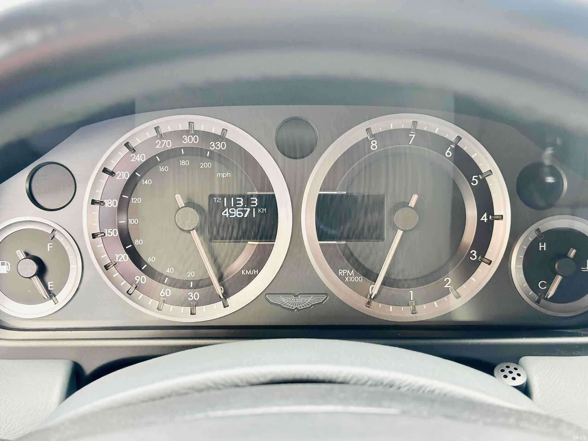 Aston Martin Rapide, 2013 9