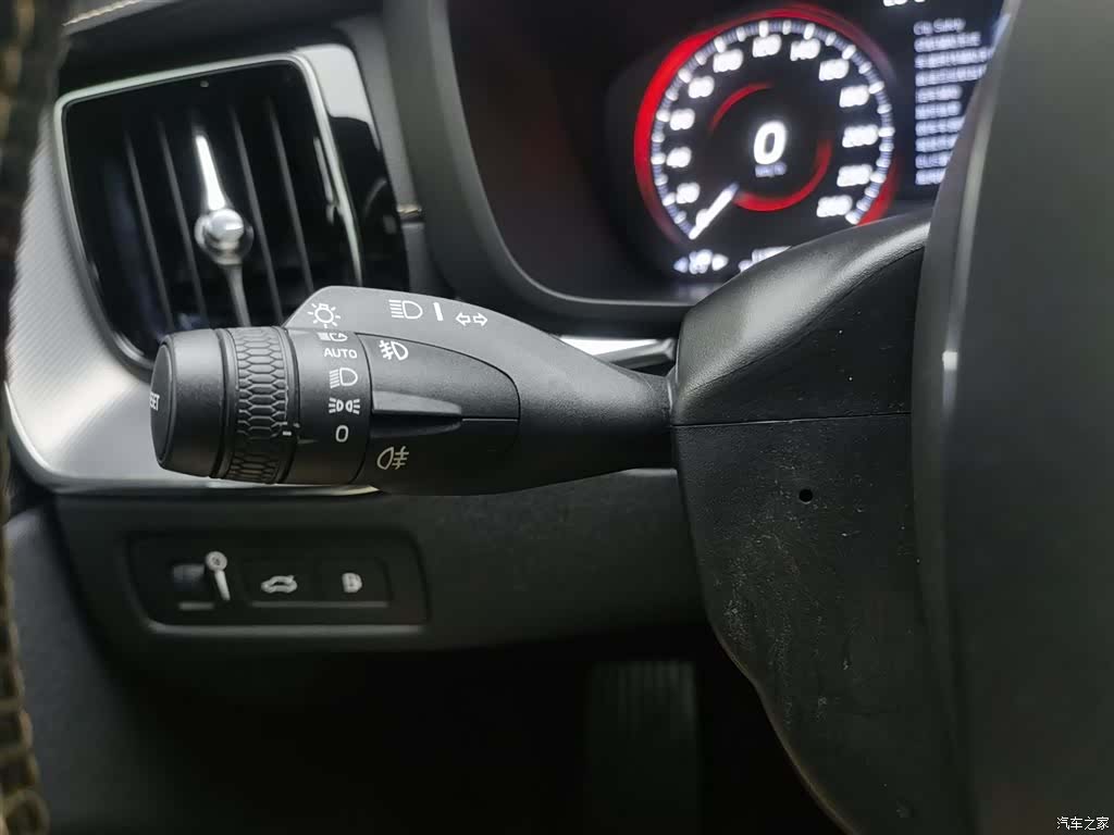 Volvo XC60, 2019 21